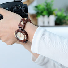 Charger l'image dans la galerie, Montre DOREE en bois
