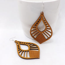 Charger l'image dans la galerie, Boucle d'oreilles FRILL