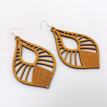 Charger l'image dans la galerie, Boucle d'oreilles FRILL